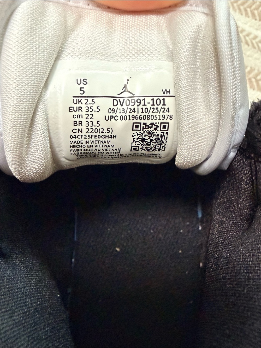Nike Kids Black and White Mid-Top Sneakers - Picture 7 of 9